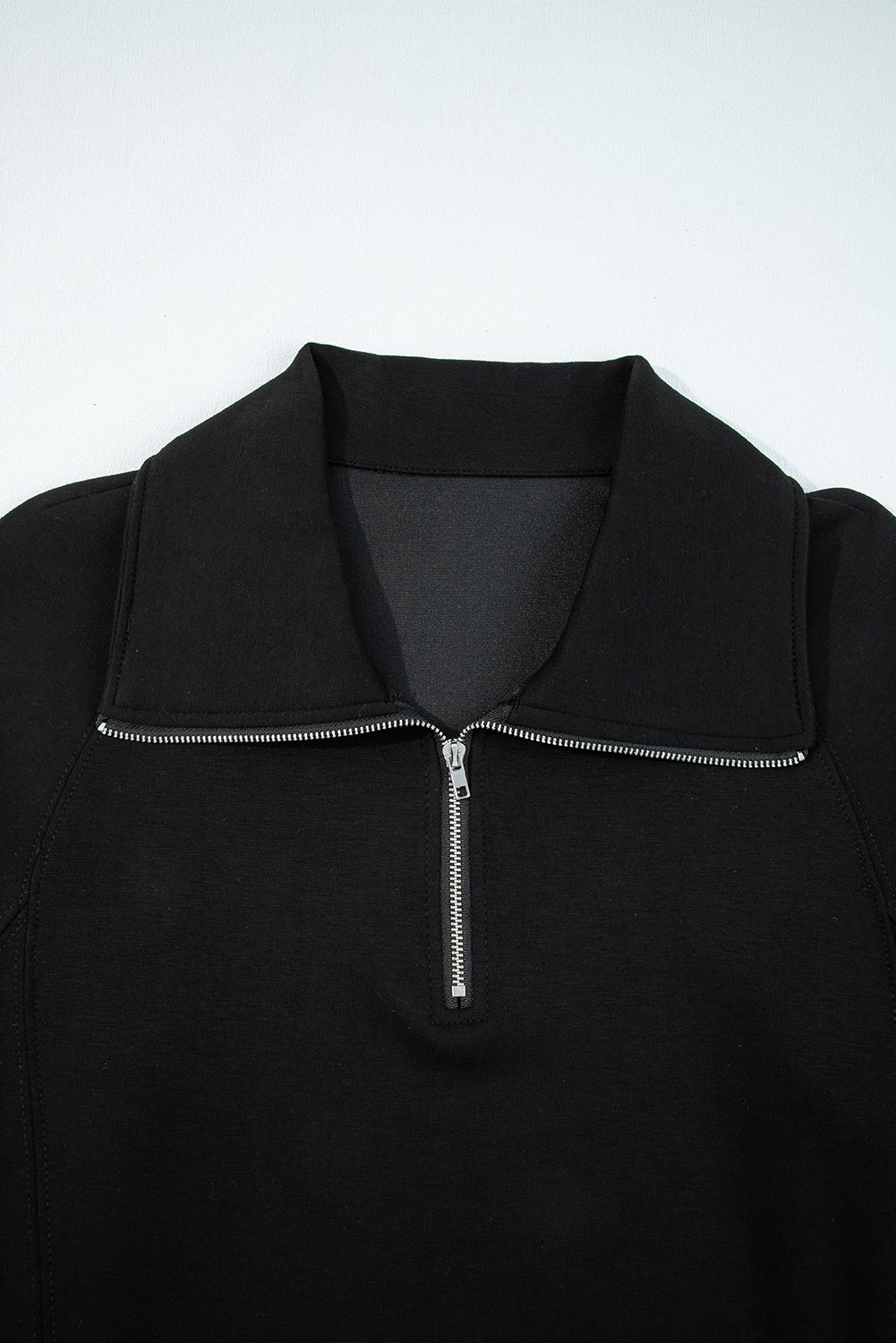 97027525-19075eaad4949b30.jpg black zip collar long sleeve top drawstring pants set