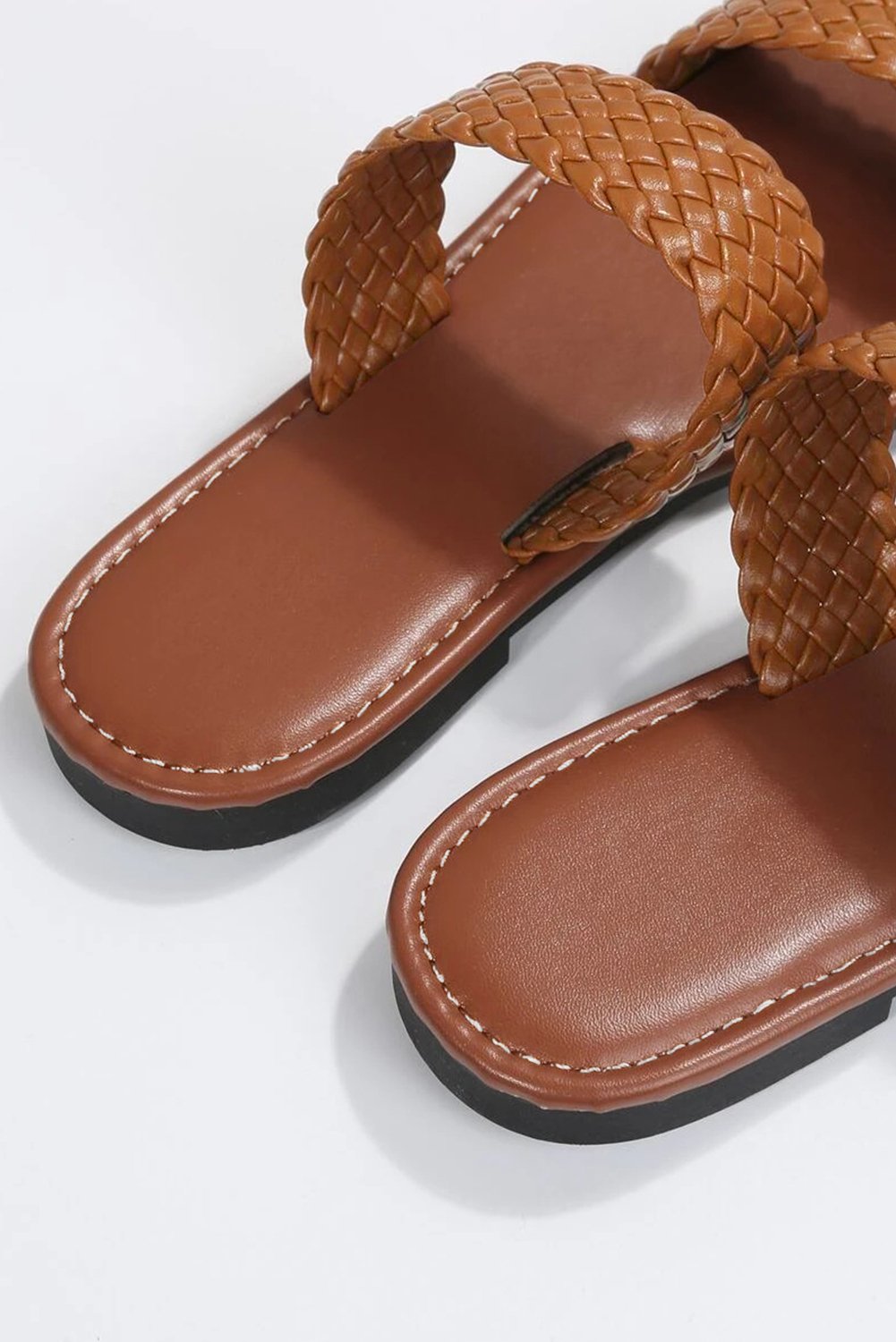 97353774-939a5261891af61f.jpg chestnut braided double band leathered flat slippers