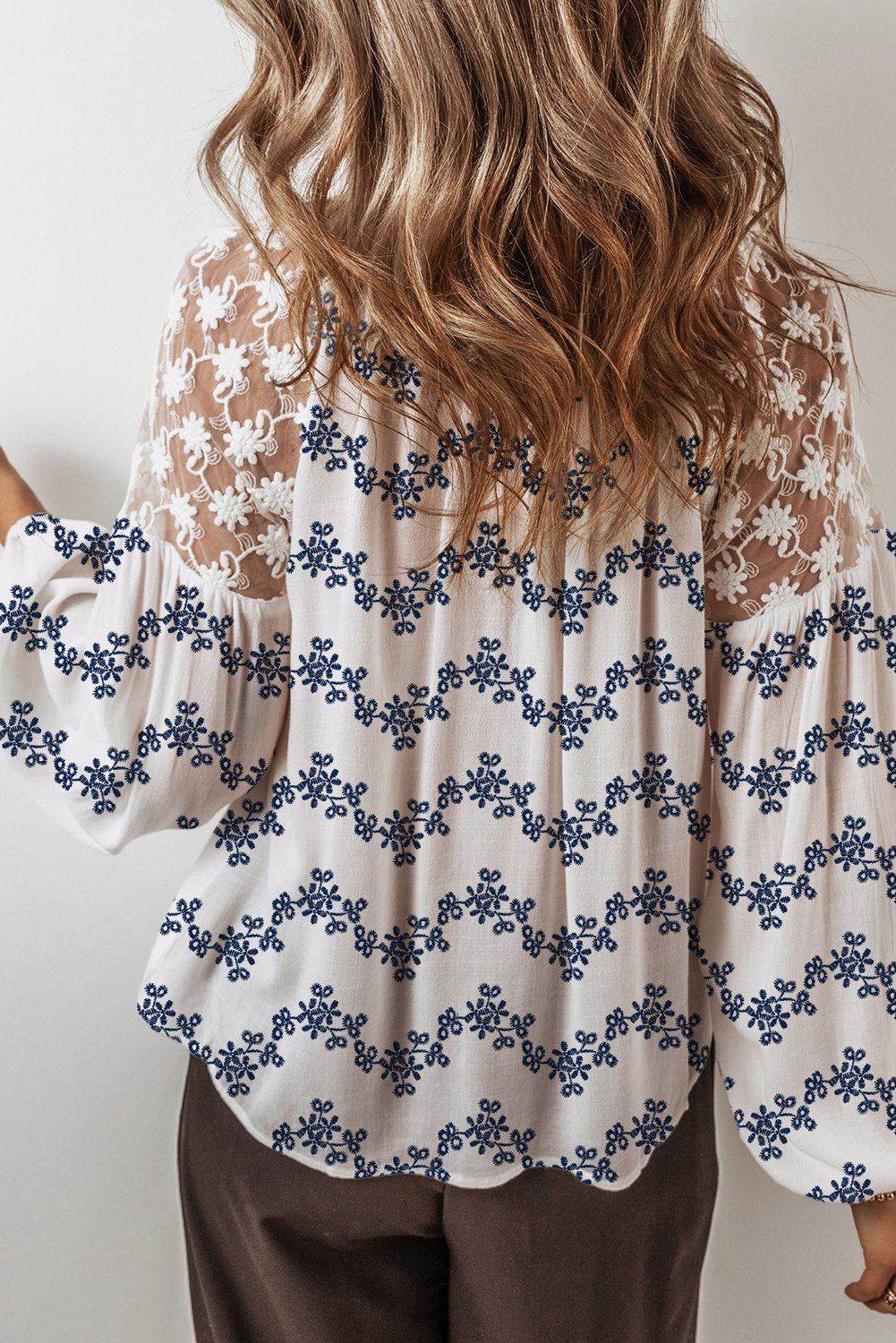 97027076-ceb632f41f3fefa8.jpg blue lace patchwork floral bubble sleeve v split neck blouse