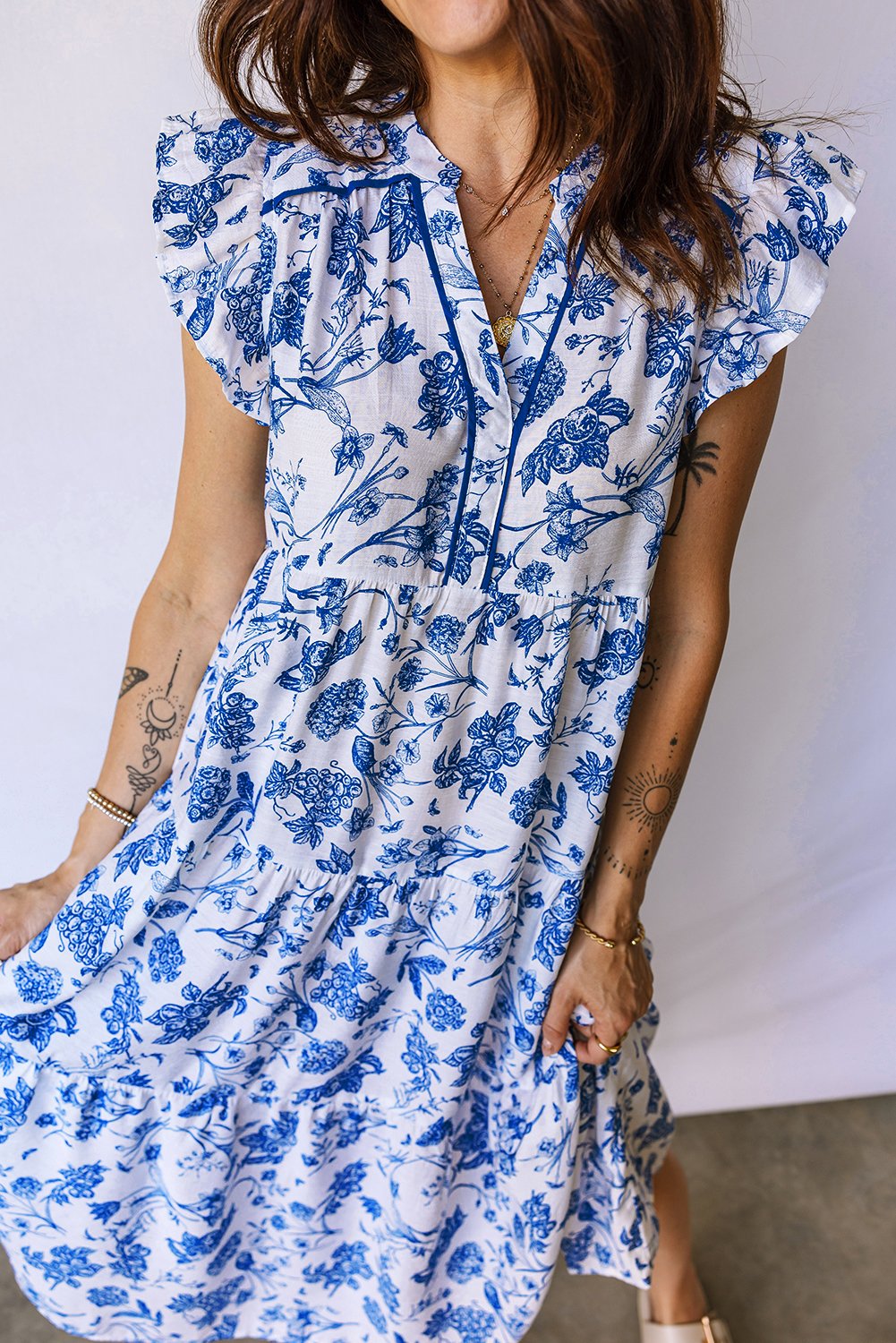 97026986-daa49825a6b6ea04.jpg blue ruffled short sleeve tiered floral midi dress