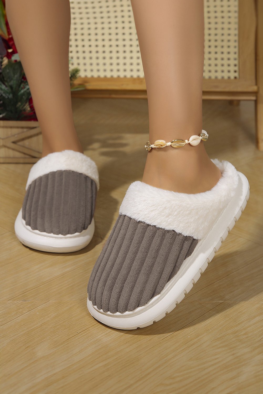 97353625-e4d10e331871ff95.jpg dark grey ribbed plush color block winter slippers