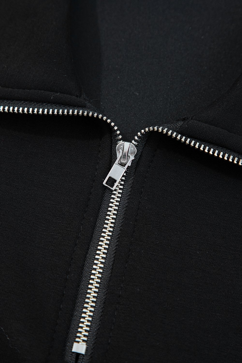 97027526-ffb993ffc42f149e.jpg black zip collar long sleeve top drawstring pants set